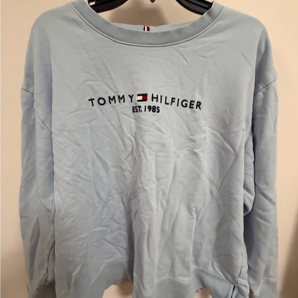 Tommy Hilfiger Light Blue Crewneck Sweatshirt with Signature Flag Tab
